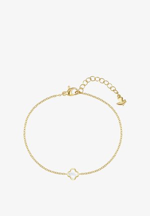 Jemný zlatý náramok s retiazkou, malým bielym príveskom štvorlístka z perlete a nastaviteľnou sponou s drobným príveskom v tvare vtáčika.