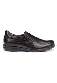 Zapato negro de cuero sin cordones con textura suave, punta redondeada, detalle de costura sutil y suela acolchada para mayor comodidad.