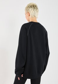 YOURTURN UNISEX - Pusa - true black