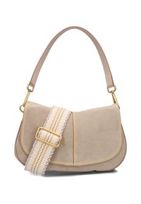 Beige suède handtas met een gestructureerde vorm. Voorzien van een crèmekleurige en gele gestreepte stoffen schouderband en gouden hardwareaccenten.