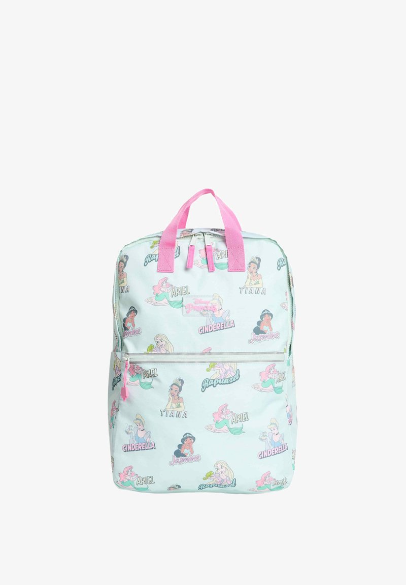 Ljusblå ryggsäck med rosa remmar, med illustrationer av Disney-prinsessor och deras namn i ett upprepande mönster. Dragkedjestängning och en framficka.
