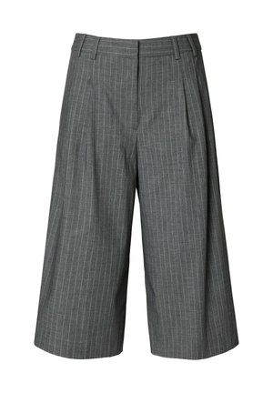 Pantaloni culotte cu dungi gri, cu talie înaltă, benzi pentru curea și pliuri frontale, lungime până la genunchi, croială ajustată.