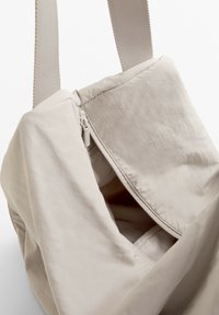 Thumbnail Image 2