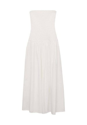 Vestito midi bianco senza spalline con un corpetto aderente tessurizzato e una gonna fluida e arricciata. Tessuto liscio senza motivi o dettagli visibili.
