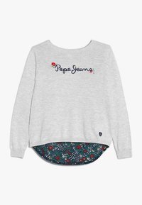 Maglione grigio chiaro a maniche lunghe con "Pepe Jeans" ricamato in blu navy e motivi floreali, sovrapposto a un orlo in tessuto floreale blu navy.