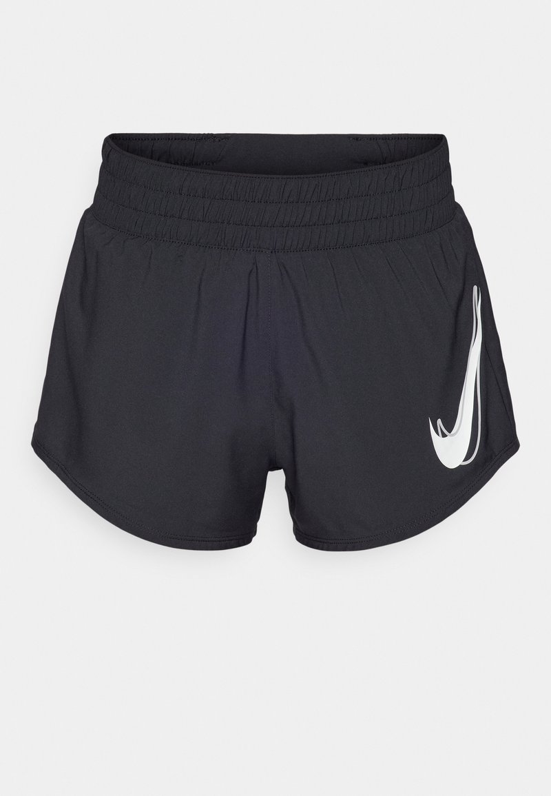 Zwarte sportshorts met een elastische tailleband, gebogen zoom en een opvallend wit Nike-logo aan de linkerkant. Glad, lichtgewicht materiaal.