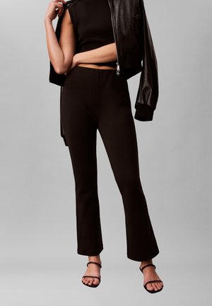 SPACER FIT FLARE PANT - Püksid - black