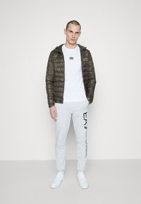 EA7 Emporio Armani JACKET - Páperová bunda - dark grey