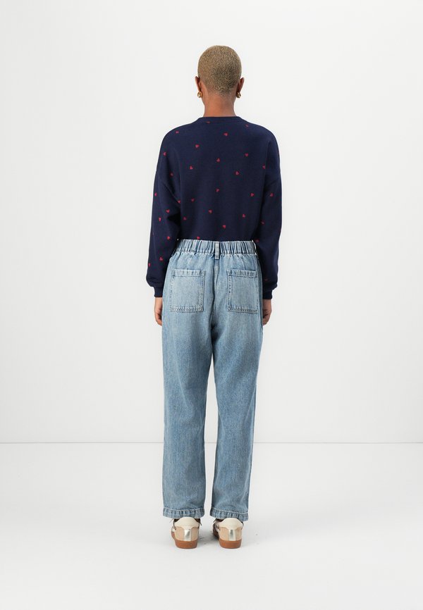 EASY PANT INVERNES - Wide Leg - medium wash4