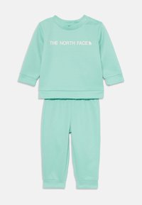 Neizvēlēts, bright foam