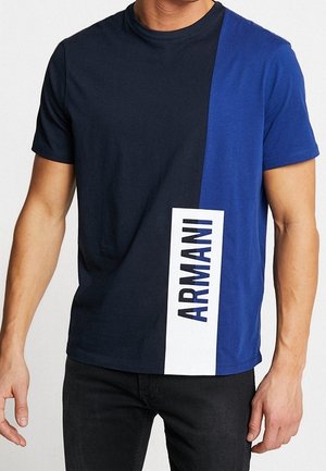 T-shirt print - multi-coloured