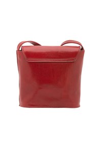 Borsa a tracolla rossa in pelle con una superficie liscia, forma rettangolare e chiusura a patta. Presenta due manici superiori e dettagli di cucitura curati.