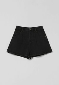 Svarta denimshorts med hög midja, femficksdesign och knappstängning. Har en slät textur och minimal sömnadsdetalj.