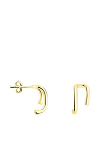 Orecchini color oro con un design unico e curvo; uno presenta un classico retro a perno, mentre l'altro ha una forma ad anello aperto.
