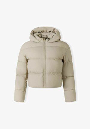 Beige untuvatakki hupulla, vetoketjula frontilla ja lyhyellä designilla; ominaisuuksia ovat ommellut osat eristystä varten ja sileä kangasrunko.