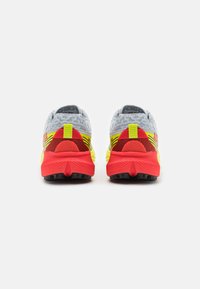 Merrell AGILITY PEAK 5 - Chaussures de running - highrise/hiviz