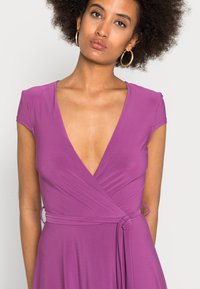 Anna Field Vestido de malha - purple