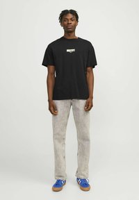 Jack & Jones JORTOKYO MARKET TEE  CREW NECK - Apdrukāts T-krekls - black
