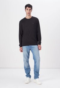 Tommy Jeans 2 PACK  - T-shirt à manches longues - black/dark night navy