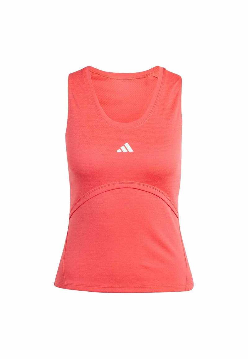 Débardeur corail en tissu extensible, avec un décolleté rond, un design ajusté et un logo Adidas blanc au centre.