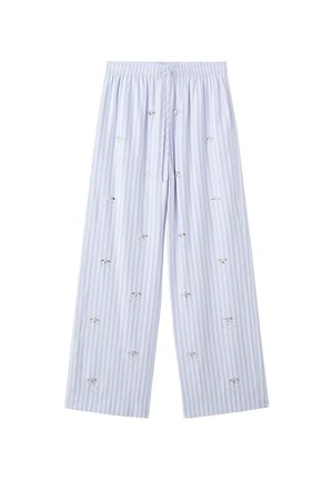 Pantalon de pyjama rayé bleu clair et blanc avec une petite broderie de palmier et une taille élastique avec cordon.