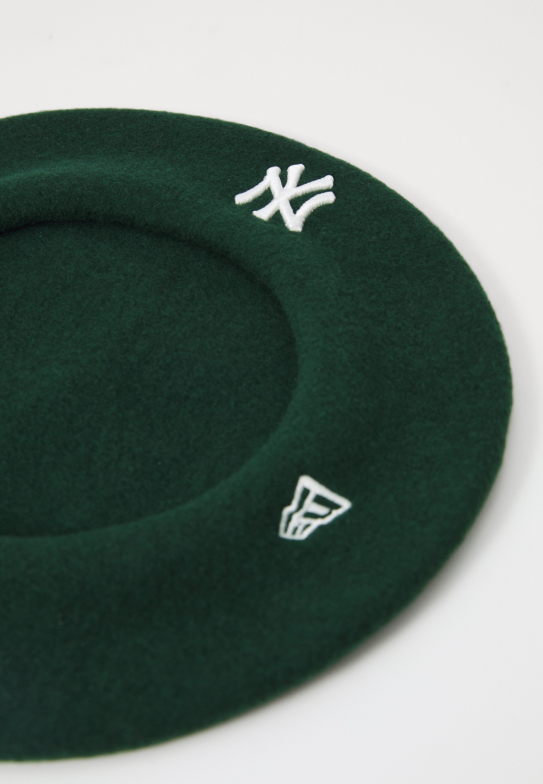 New Era BERET - Hat - dark green /light cream/green - Zalando