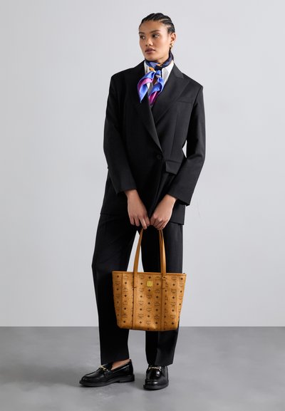 MCM TONI - Sac à main - cognac