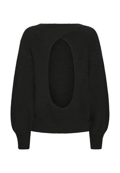 Fekete pulóver széles, nyitott háttal, hosszú ujjakkal és texturált kötött mintával. Az alja bordázott mintázatú a részletek gazdagításához.