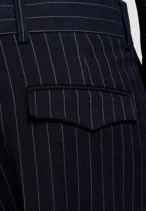 WRSTBHVR, WRSTBHVR SHORTS DORIAN V2 SHORTS - Short - dark blue pin stripe