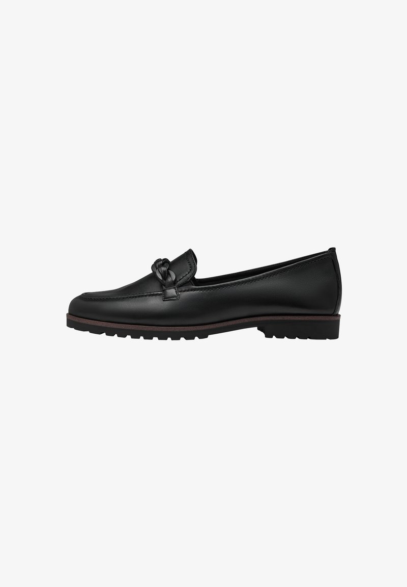 Mocassin en cuir noir avec détail de bride tressée, talon bas et semelle en caoutchouc texturée, présenté de profil droit sur fond blanc.