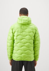 Peak Performance HELIUM HOOD - Dunjakke - stand out green