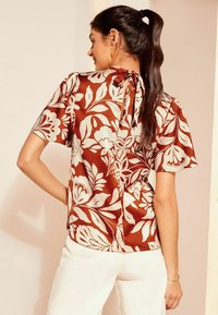 Friends Like These FLUTTER SLEEVE  - Bluse - red floral