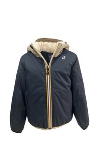 Giubbotto puffer blu navy con cappuccio foderato in pelliccia beige. Presenta una zip multicolore e un piccolo logo sul petto. Due tasche laterali.