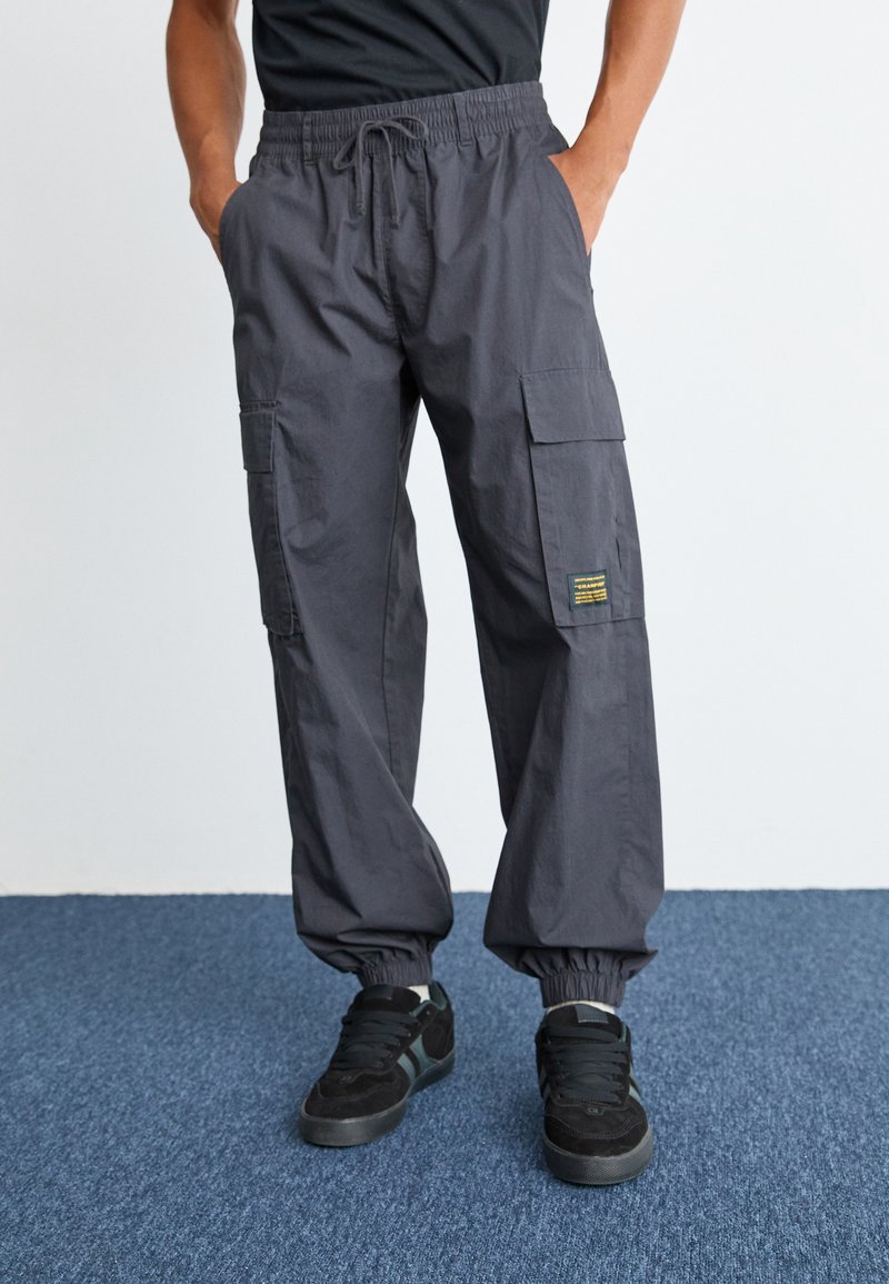 Champion Rochester SURPLUS CUFF PANTS - Cargobukse - black