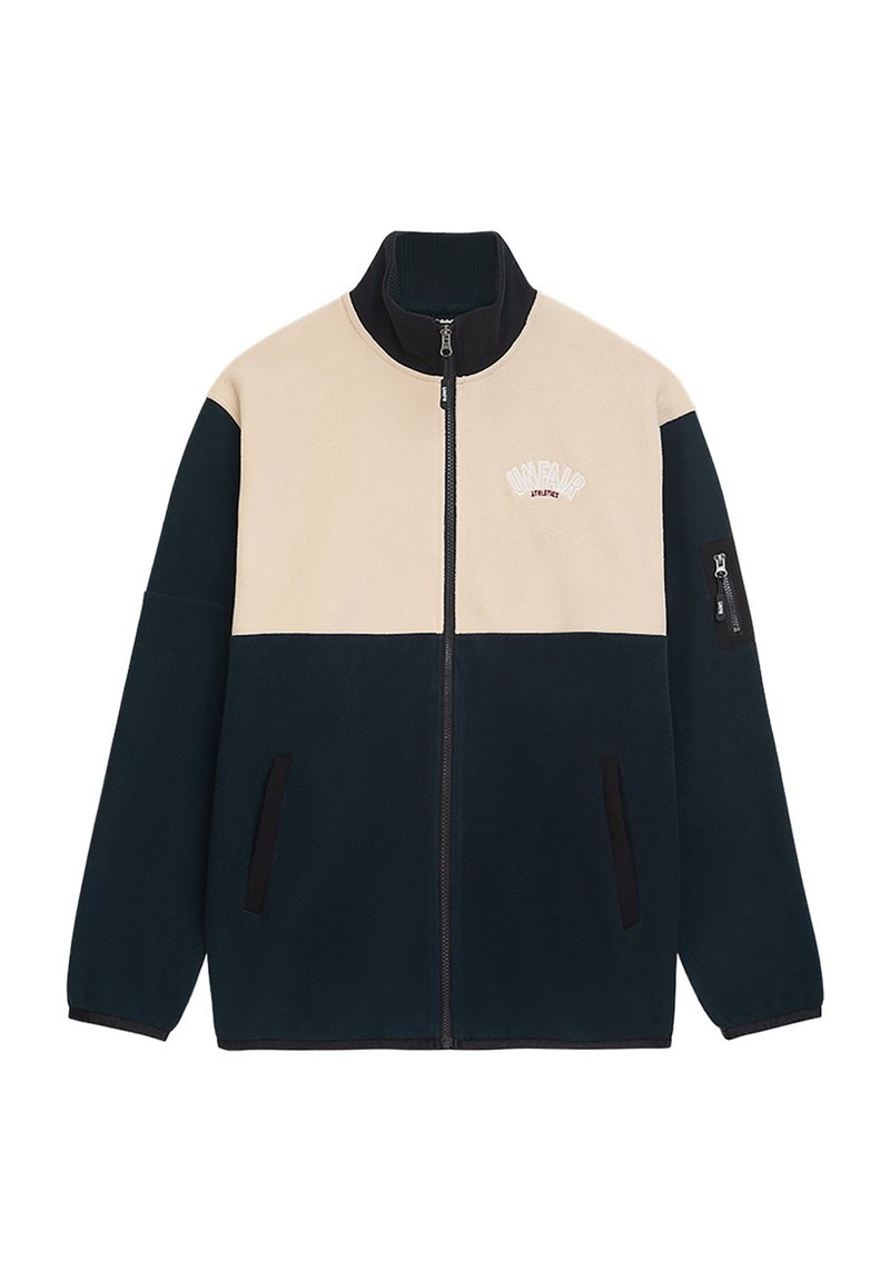 Sötét teal és bézs színű, magas nyakú, teljes cipzáros fleece dzseki, két oldalsó zsebbe és bal kar zsebbe helyezve. Díszítő szöveg a mellkason.