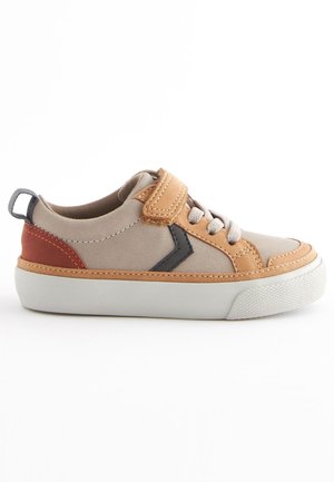 TOUCH FASTENING CHEVRON SHOES - Sneakers - neutral