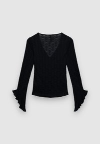 Schwarzes Langarmtop mit floraler Spitze, tiefem V-Ausschnitt und volants an den Glockenärmeln. Der Rücken ist einfarbig mit einer leicht taillierten Silhouette.