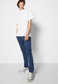 DOCKERS SMART SUPREME FLEX SKINNY - Chinos - ocean blue