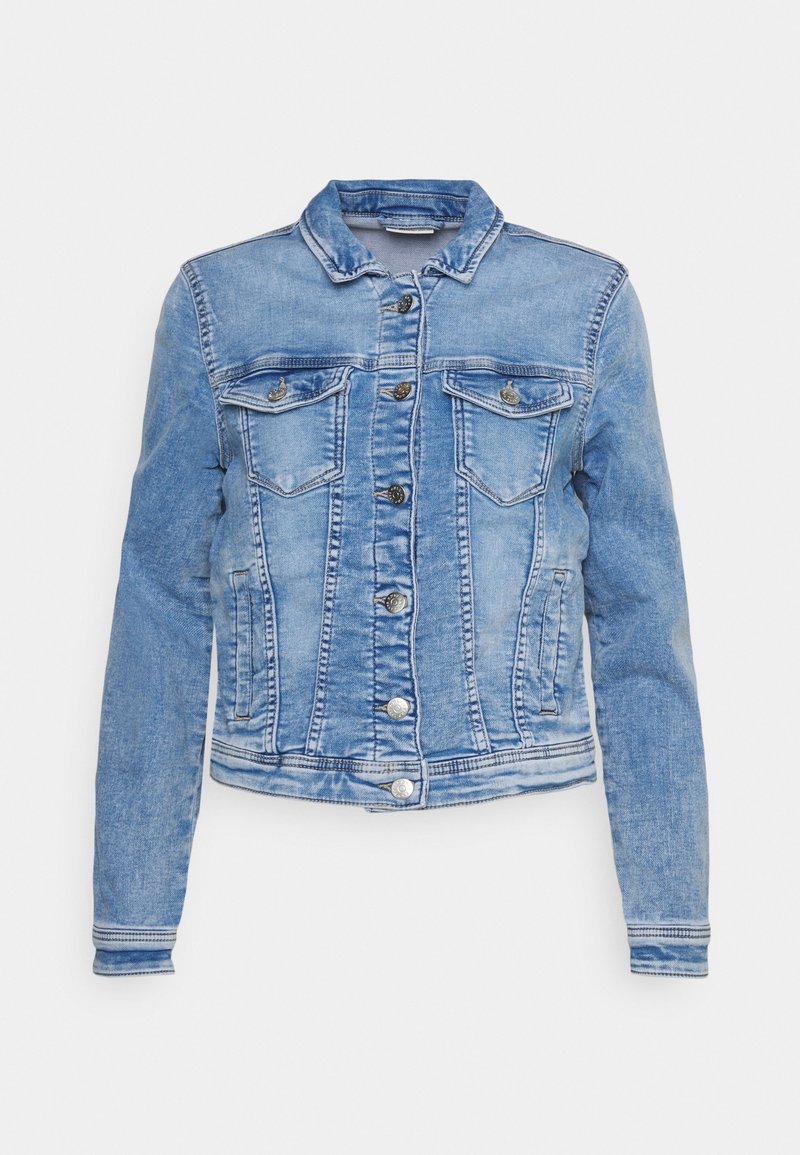 Veste en jean bleu clair à manches longues, fermeture à boutons, deux poches poitrine avec rabats boutonnés et poches latérales.