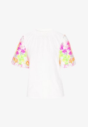 Top bianco con maniche corte e gonfiate, decorato con ricami floreali colorati in rosa, giallo e arancione, texture liscia e scollatura arricciata.