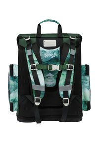 Zaino con motivo verde e blu, realizzato in tessuto a rete, dotato di spallacci regolabili, maniglia superiore e tasche laterali. Presenta un'etichetta e un design ergonomico.