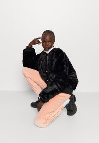 adidas Originals JOGGER - Treningo apatinė dalis - ambient blush