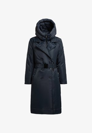 Lange marineblauwe donzen jas met een dubbelgeknoopte sluiting, grote doorgestikte capuchon, tailleband en een gladde, glanzende stofafwerking.