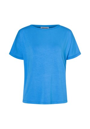 Effen blauw T-shirt met korte mouwen, ronde hals en zachte stof, frontaal weergegeven tegen een witte achtergrond.