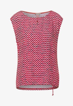 Blusa roja sin mangas con patrón geométrico en blanco y negro, escote redondo con pequeña abertura y dobladillo con cordón ajustable.