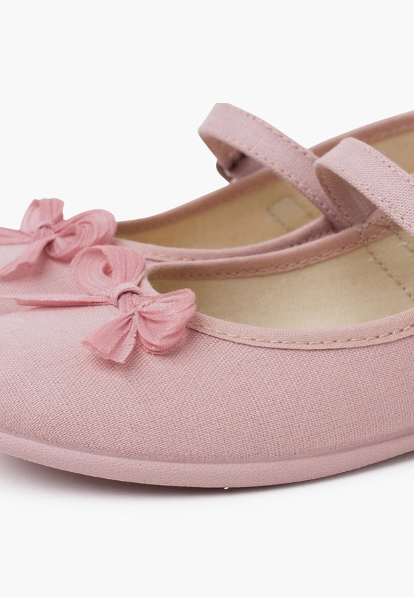 MERCEDITAS LAZO BRILLO NACARADO – Lauflernschuh – rosa palo