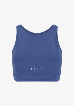 Niebieski stanik sportowy z gładkiego, elastycznego materiału. Posiada okrągły dekolt i płaskie szwy, z białym napisem na przodzie.