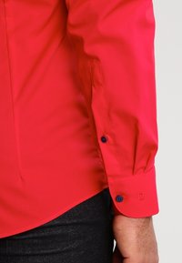 OLYMP Level Five Hemd - red