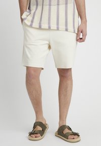 BZB BERMUDA MAILLE - Short - naturel