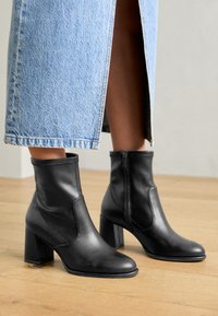 Lage laarzen - black